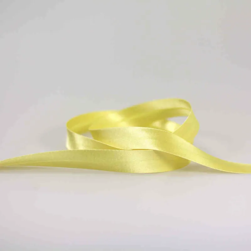 Weltweiter Versand Schrägband Satin gefalzt hellgelb 20mm