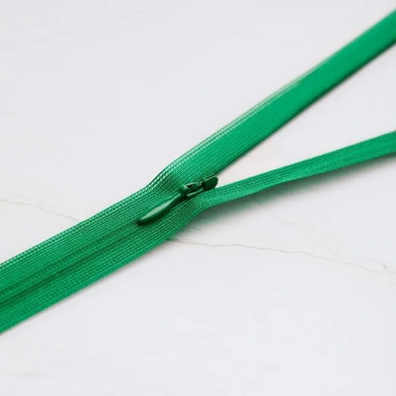 ZIPPER INVISIBLE MTM 30 cm JOLLY GREEN Direktkauf