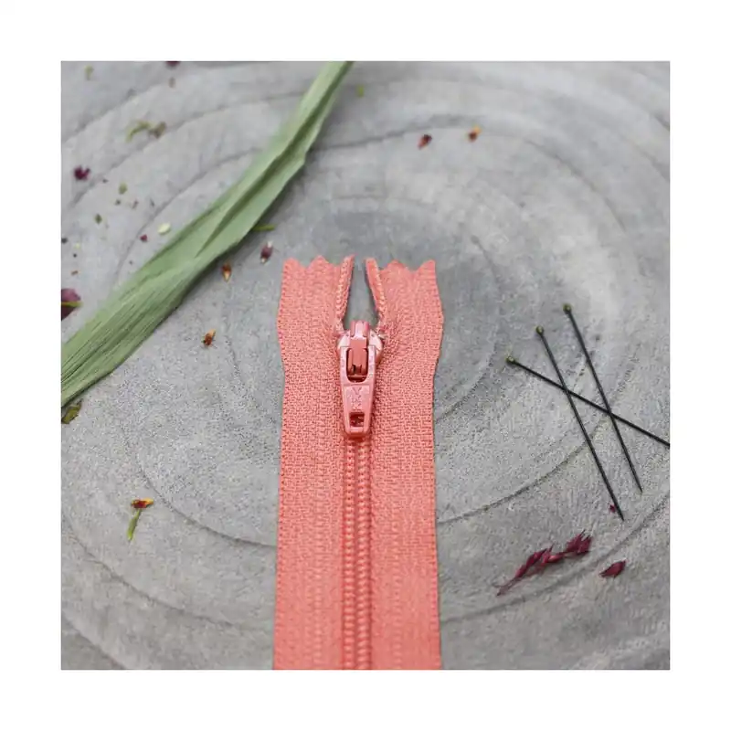 ZIPPER VISIBLE 20 cm melba Aktuell